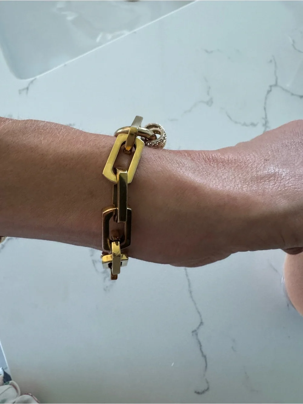 Gold Link Padlock Carabiner Bracelet by Artizan Joyería - Picture 5 of 9